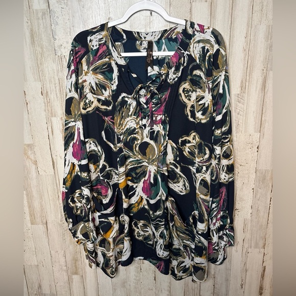 Melissa McCarthy Seven7 Tops - Seven7 Melissa McCarthy Blue Long Sleeve Floral With Front Pockets Tunic 3X